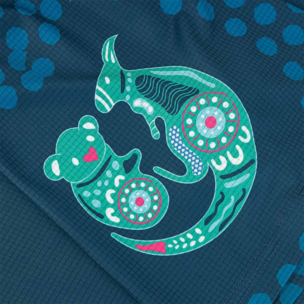 ARI ADEPT SYDNEY25 MARATHON GRAPHIC RUNNING TEE - NAVY/BLUE/GREEN
