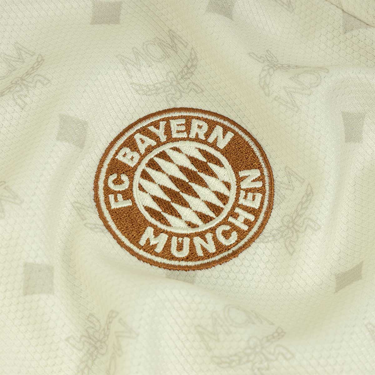 ADIDAS BAYERN MUNICH X MCM WOMEN CROP JERSEY - CREAM WHITE