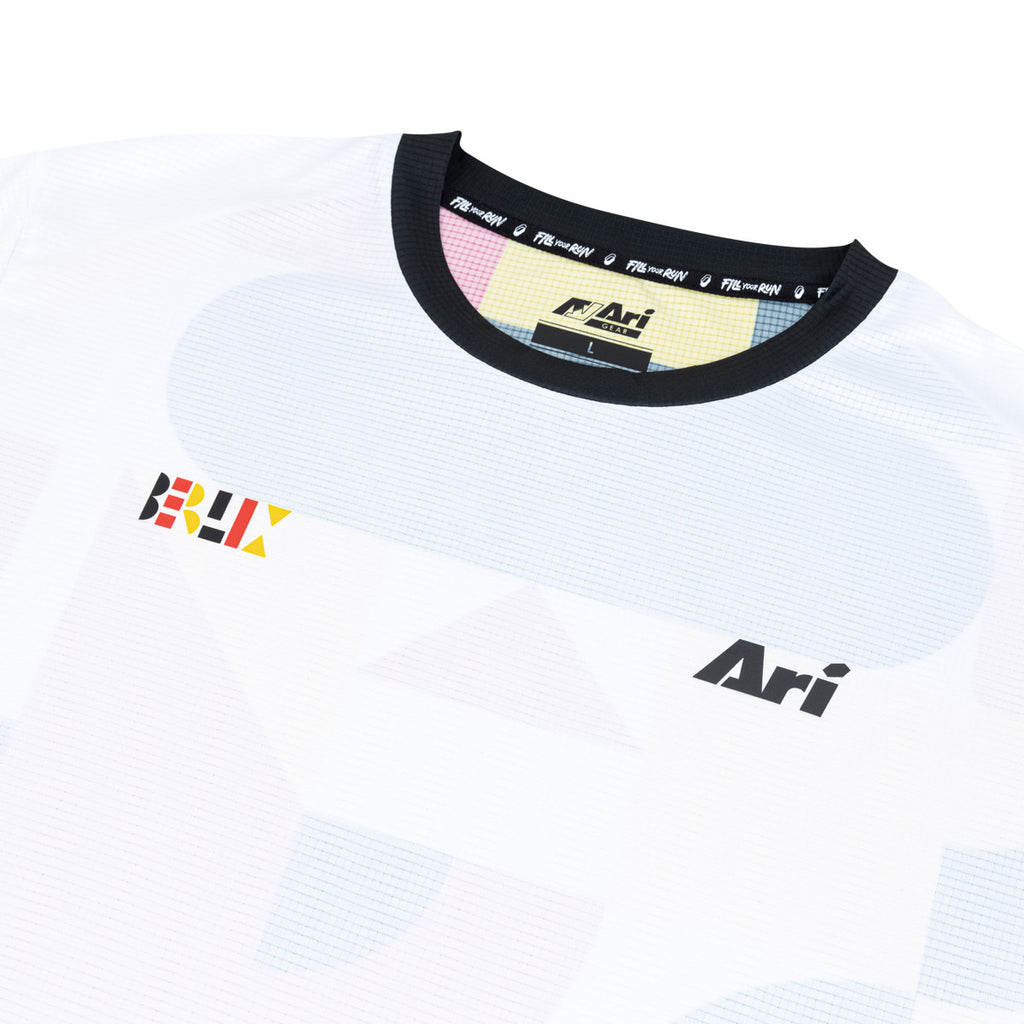 ARI ADEPT BERLIN25 MARATHON GRAPHIC RUNNING TEE - WHITE/YELLOW/BLACK
