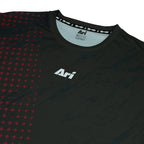 ARI ADEPT BERLIN26 GRAPHIC RUNNING TEE - BLACK/RED/YELLOW