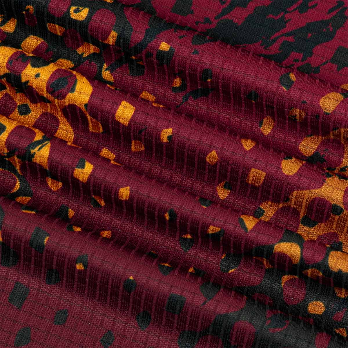 ARI ADEPT BERLIN26 GRAPHIC RUNNING TEE - BLACK/RED/YELLOW