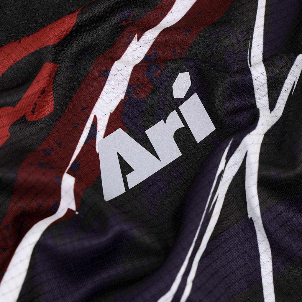 ARI ADEPT UNITY SPLASH GRAPHIC RUNNING TEE - BLACK/WHITE/RED