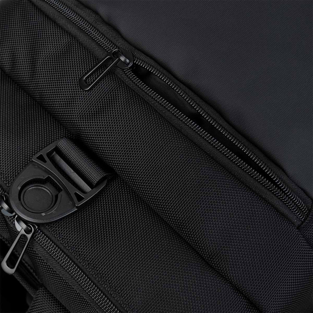 ARI ELITE DUFFLE BACKPACK - BLACK/WHITE/BLACK