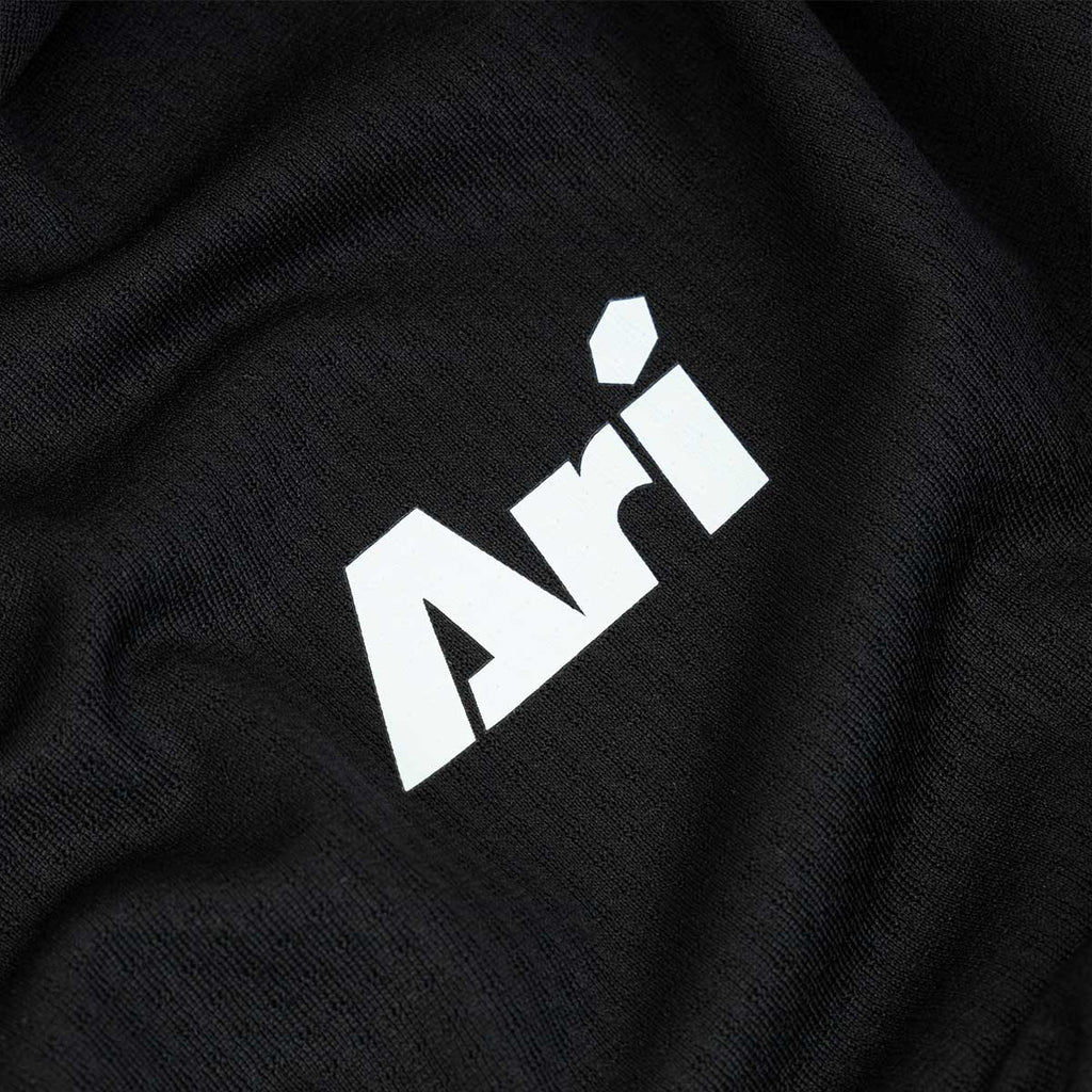ARI ESSENTIAL STEP RUNNING TEE - BLACK/BLACK/WHITE