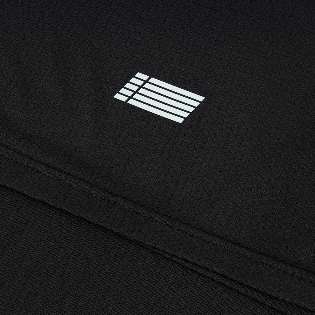 ARI ESSENTIAL STEP RUNNING TEE - BLACK/BLACK/WHITE