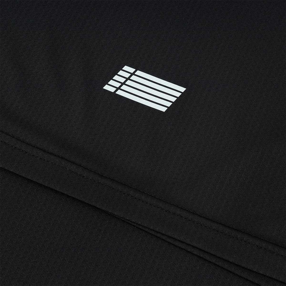 ARI ESSENTIAL STEP RUNNING TEE - BLACK/BLACK/WHITE