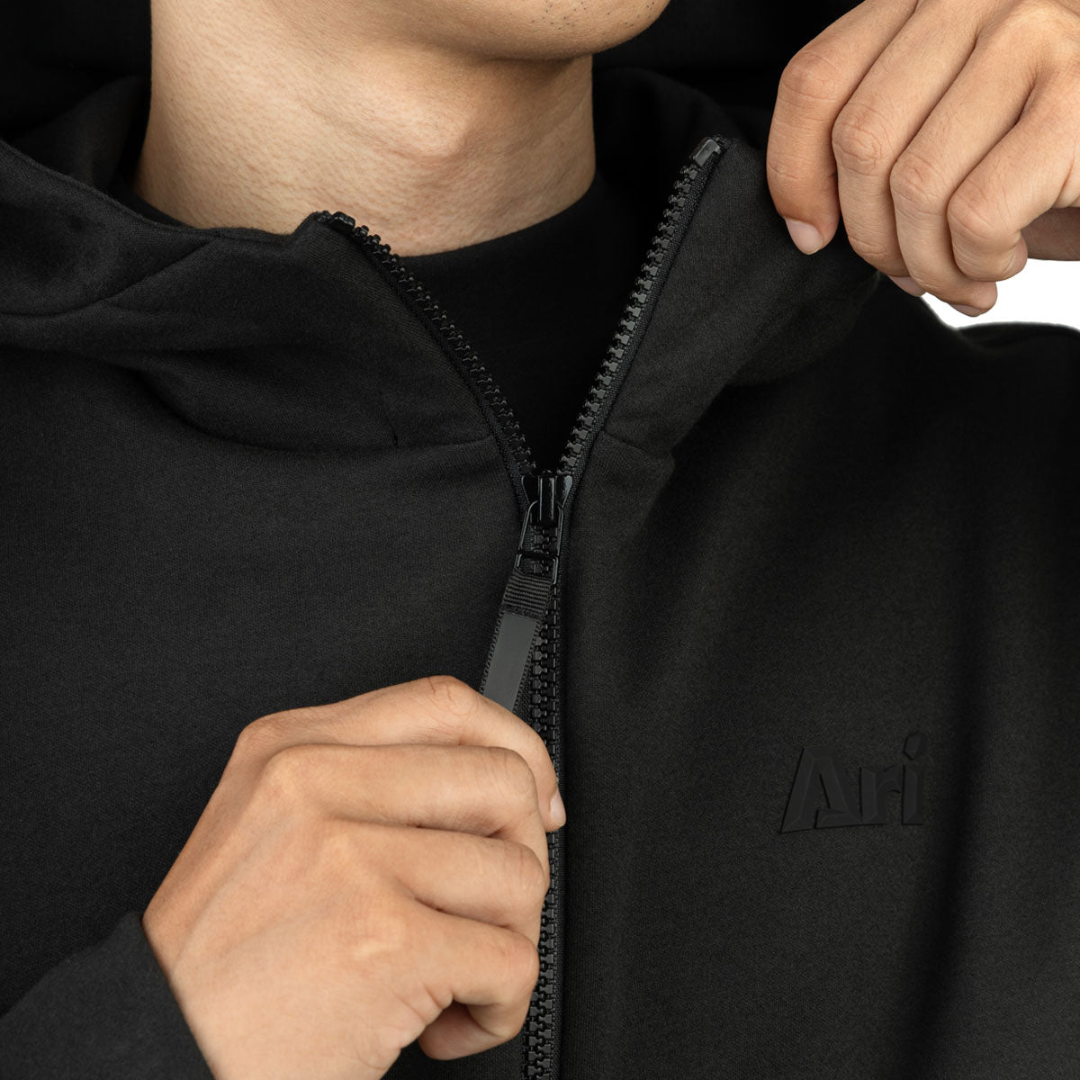 ARI TAG FULL ZIP HOODED JACKET - BLACK/BLACK/BLACK
