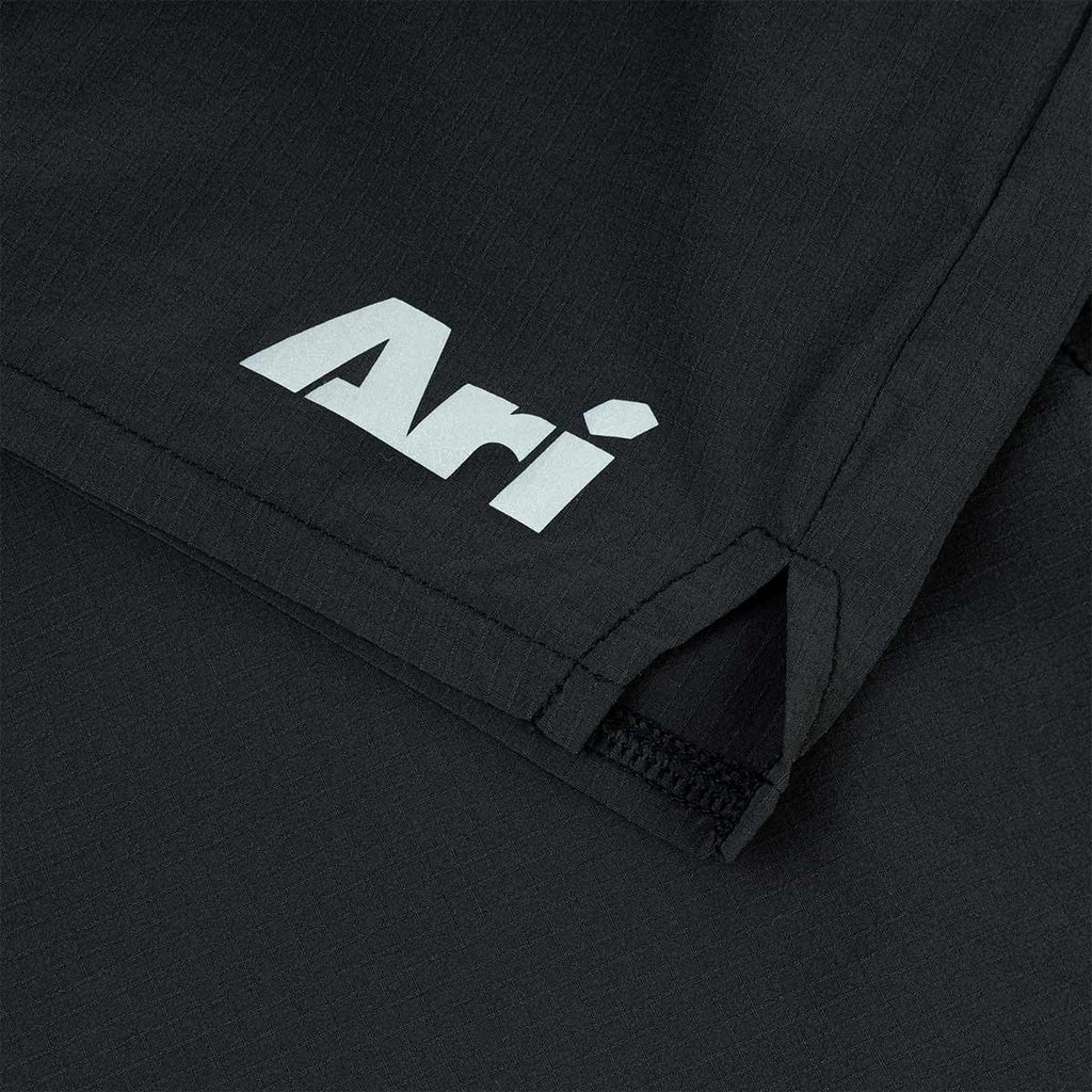 ARI WOMEN ADEPT KOTH TRAIL RUNNING SHORTS - BLACK/SILVER/BLACK