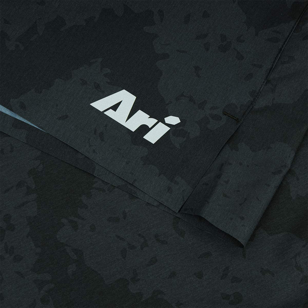 ARI WOMEN ELITE KOTH TRAIL RUNNING SHORTS - BLACK/SILVER/BLACK