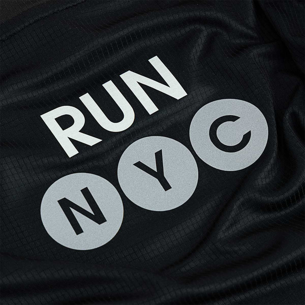 ARI ADEPT NEWYORK25 GRAPHIC RUNNING TEE - BLACK/ORANGE/PURPLE