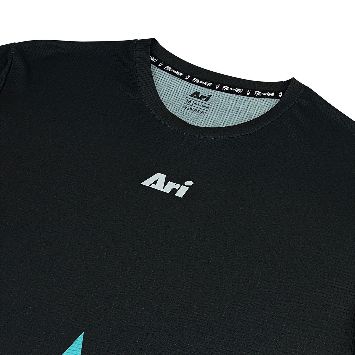 ARI ADEPT NEW YORK26 GRAPHIC RUNNING TEE - BLACK/BLUE/WHITE