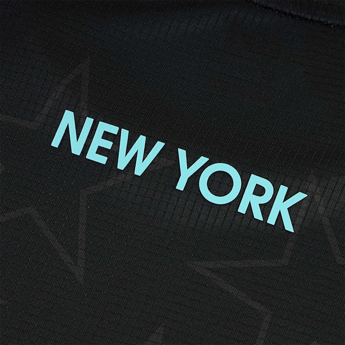 ARI ADEPT NEW YORK26 GRAPHIC RUNNING TEE - BLACK/BLUE/WHITE