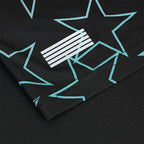 ARI ADEPT NEW YORK26 GRAPHIC RUNNING TEE - BLACK/BLUE/WHITE
