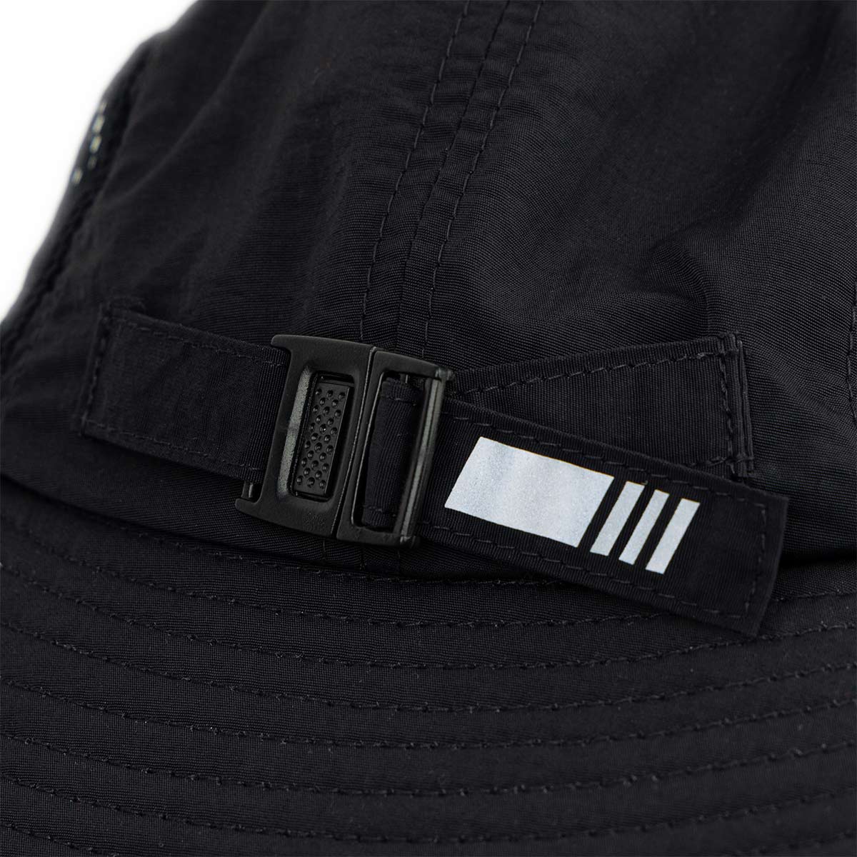 ARI ADEPT ORBITZ RUNNING BUCKET HAT - BLACK/WHITE/SILVER