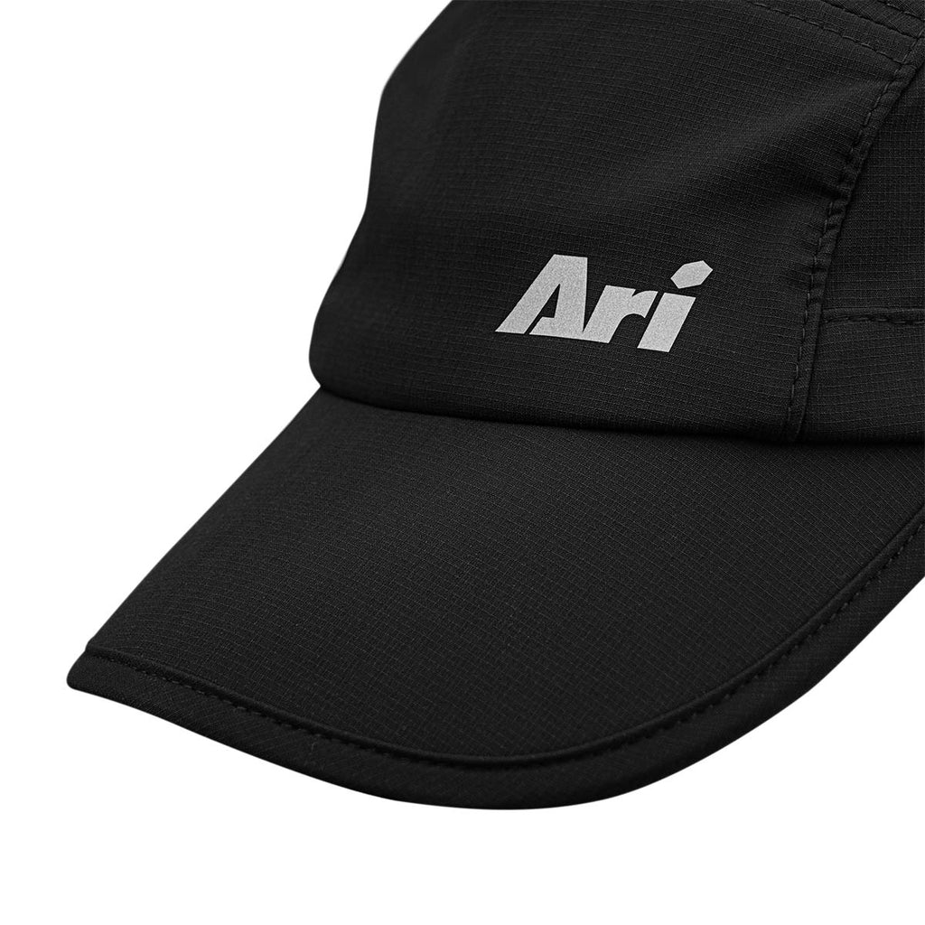 ARI ESSENTIAL 5 PANELS RUNNING CAP - BLACK/SILVER/BLACK