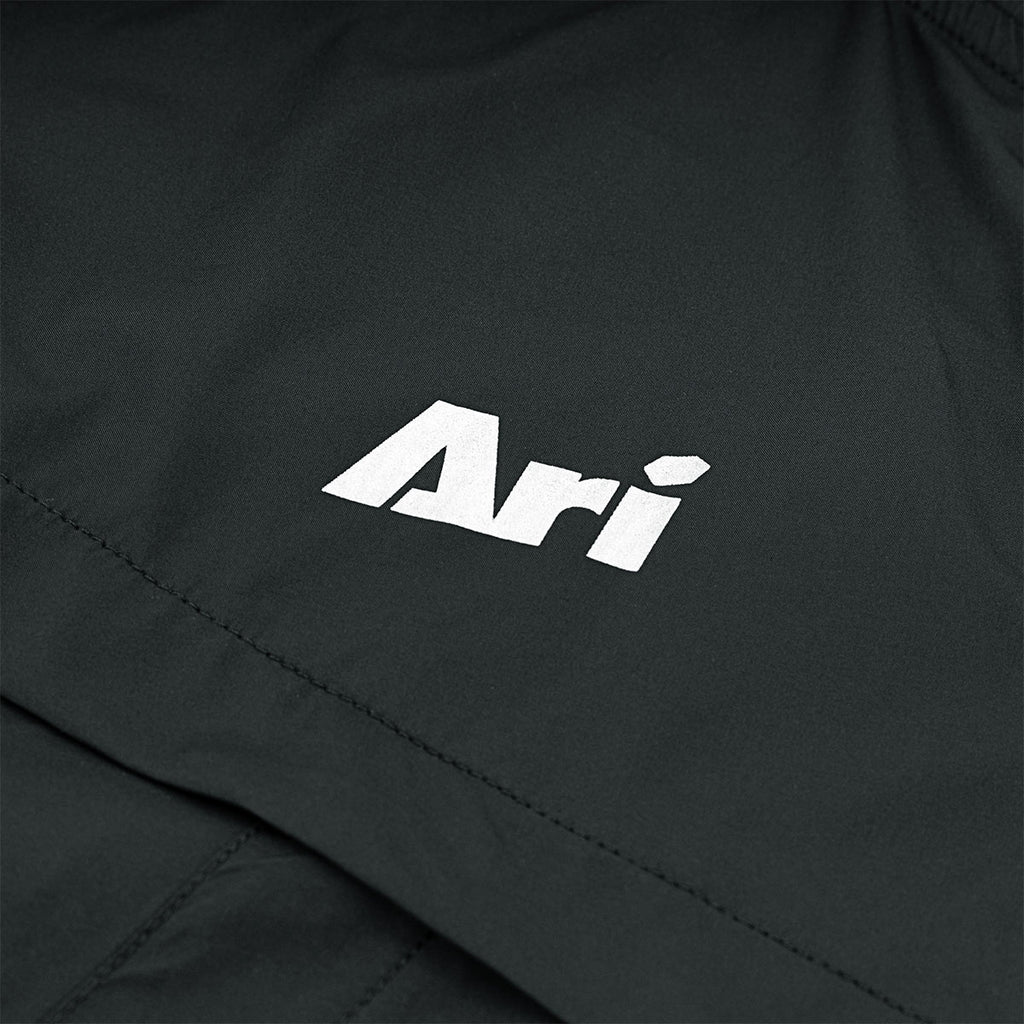ARI ESSENTIAL WINDBREAKER JACKET - BLACK/SILVER/WHITE