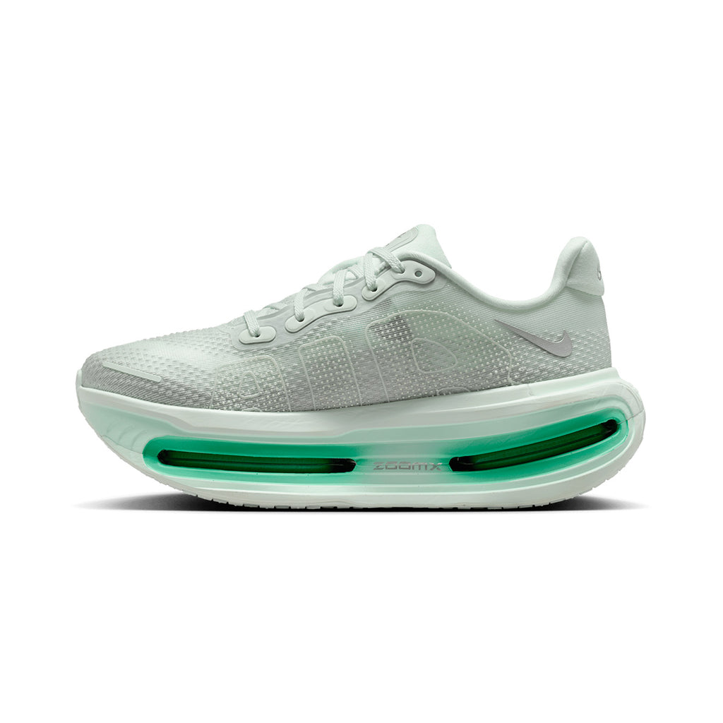 NIKE W VOMERO PREMIUM - BARELYGREEN/METALLICSILVER