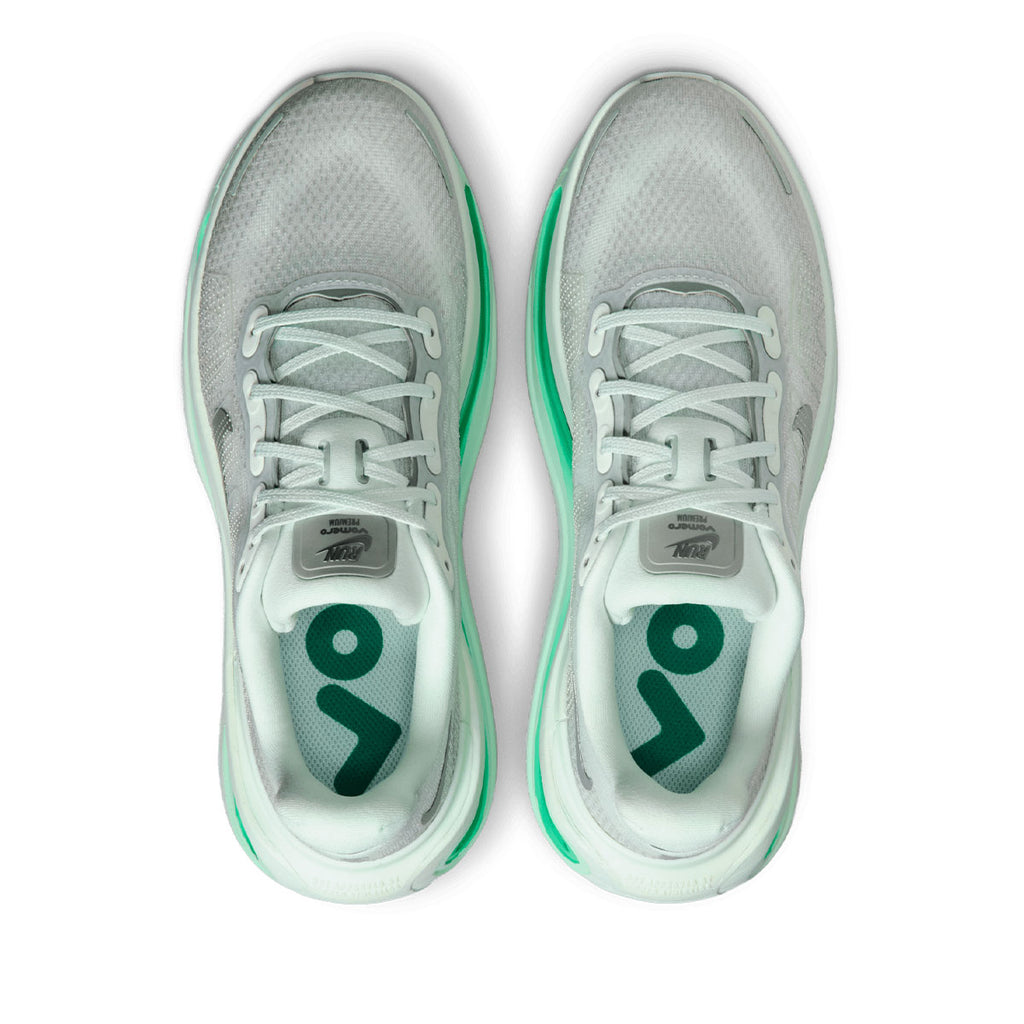 NIKE W VOMERO PREMIUM - BARELYGREEN/METALLICSILVER