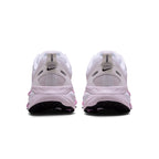 NIKE WOMEN VOMERO 18 - WHITE/BLACK/BLEACHEDLILAC/LTMAGENTA