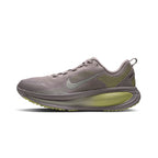 NIKE WOMEN VOMERO 18 - PARTICLEROSE/SAIL/SILVERLILAC/FENNEL