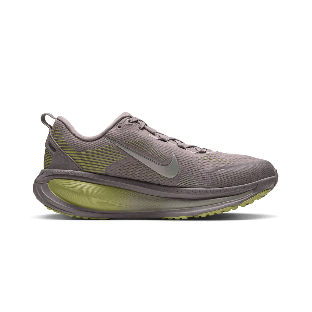 NIKE WOMEN VOMERO 18 - PARTICLEROSE/SAIL/SILVERLILAC/FENNEL