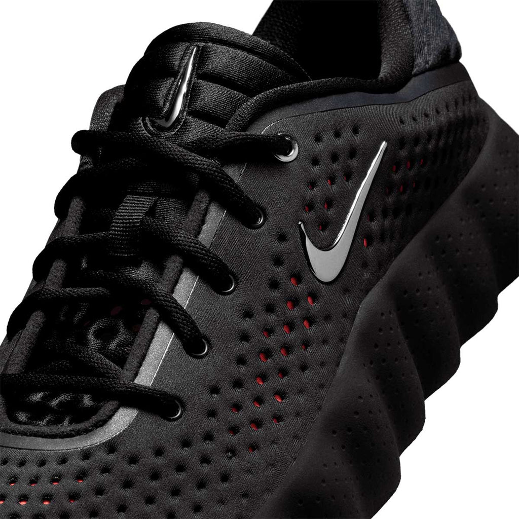 NIKE MEN MIND 002 - BLACK/CHROME/HYPERCRIMSON