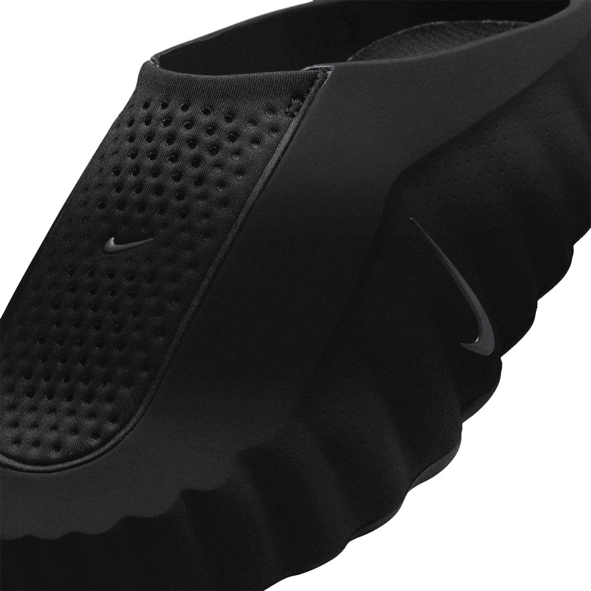 NIKE WOMEN MIND 001 - BLACK/CHROME/HYPER CRIMSON/WHITE