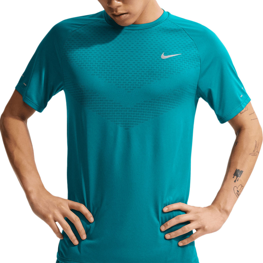 NIKE MEN STRIDE RUNNING SHORT SLEEVE TOP  - BRIGHTSPRUCE/REFLECTIVESILV