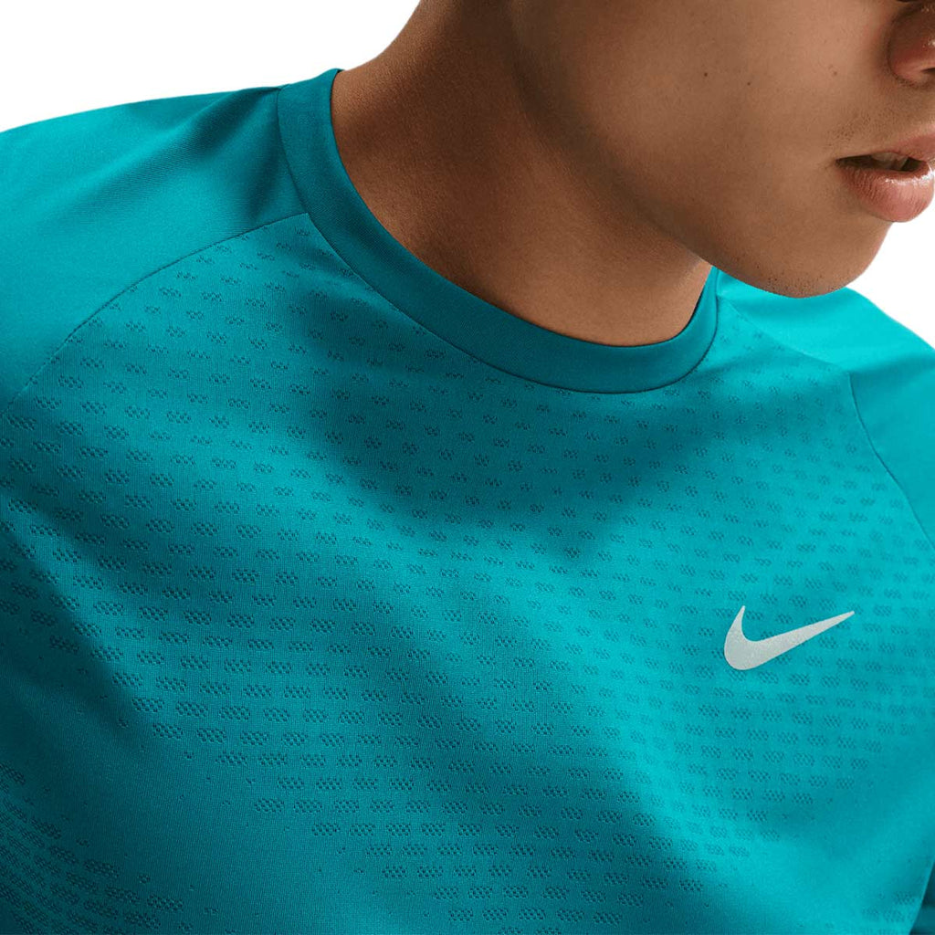 NIKE MEN STRIDE RUNNING SHORT SLEEVE TOP  - BRIGHTSPRUCE/REFLECTIVESILV