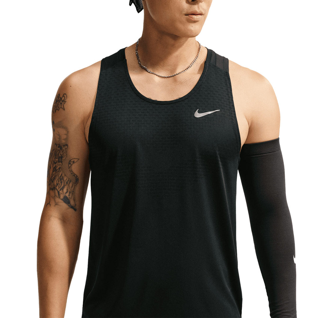 NIKE MEN STRIDE RUNNING TANK TOP - BLACK/REFLECTIVESILV
