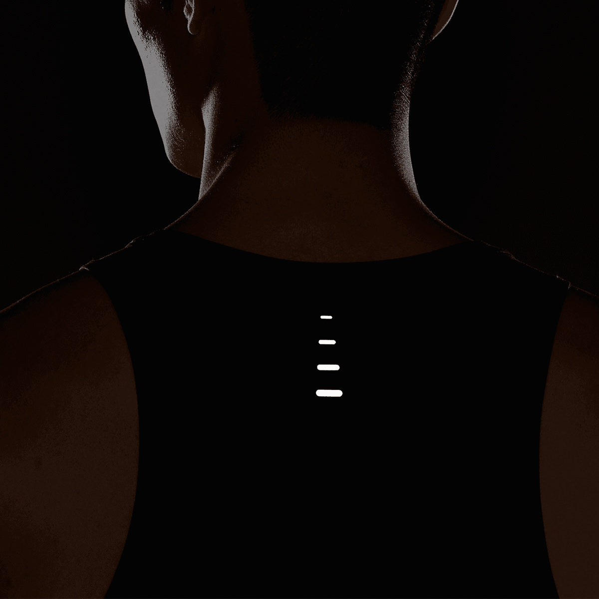 NIKE MEN STRIDE RUNNING TANK TOP - BLACK/REFLECTIVESILV