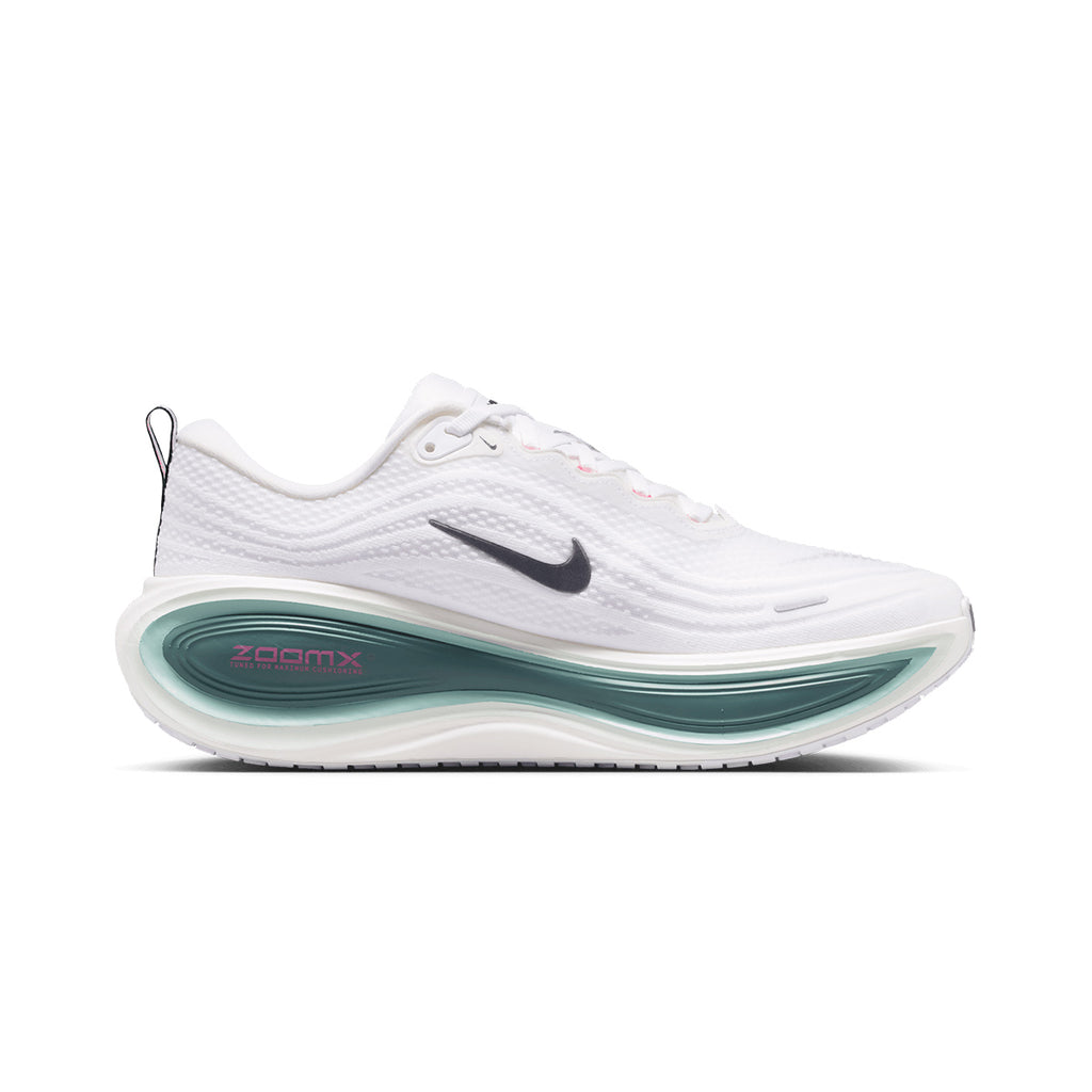 NIKE M VOMERO PLUS - WHITE/BLACK/MINERALSLATE/HYPERPINK