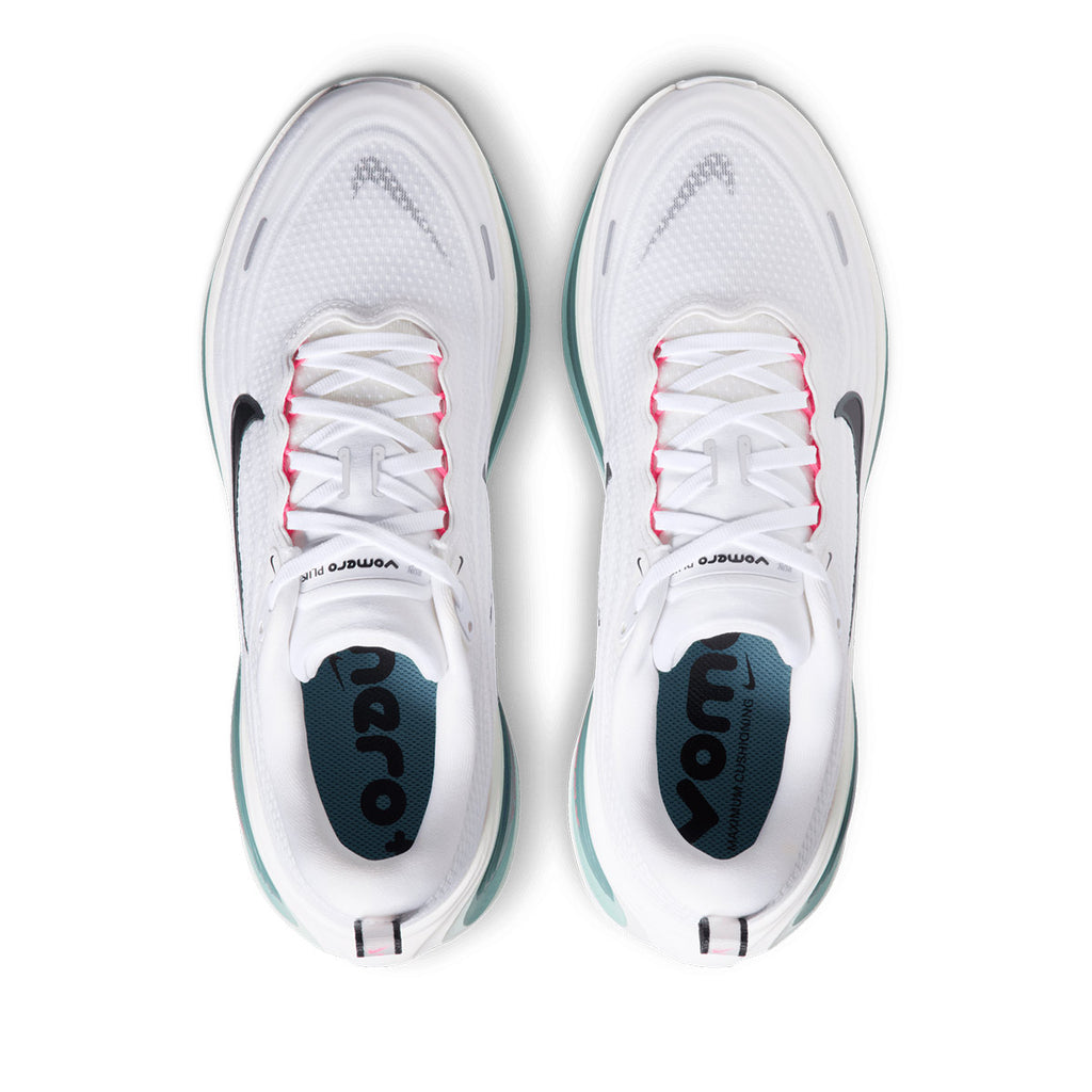 NIKE M VOMERO PLUS - WHITE/BLACK/MINERALSLATE/HYPERPINK