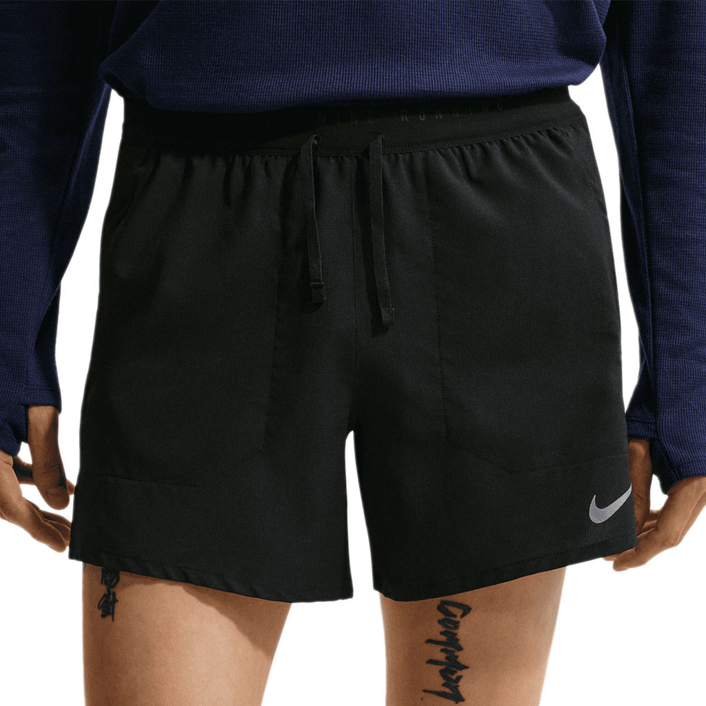 NIKE MEN STRIDE 5 INCHES RUNNING SHORTS - BLACK/REFLECTIVESILV
