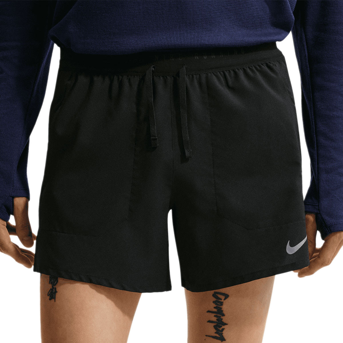 NIKE MEN STRIDE 5 INCHES RUNNING SHORTS - BLACK/REFLECTIVESILV
