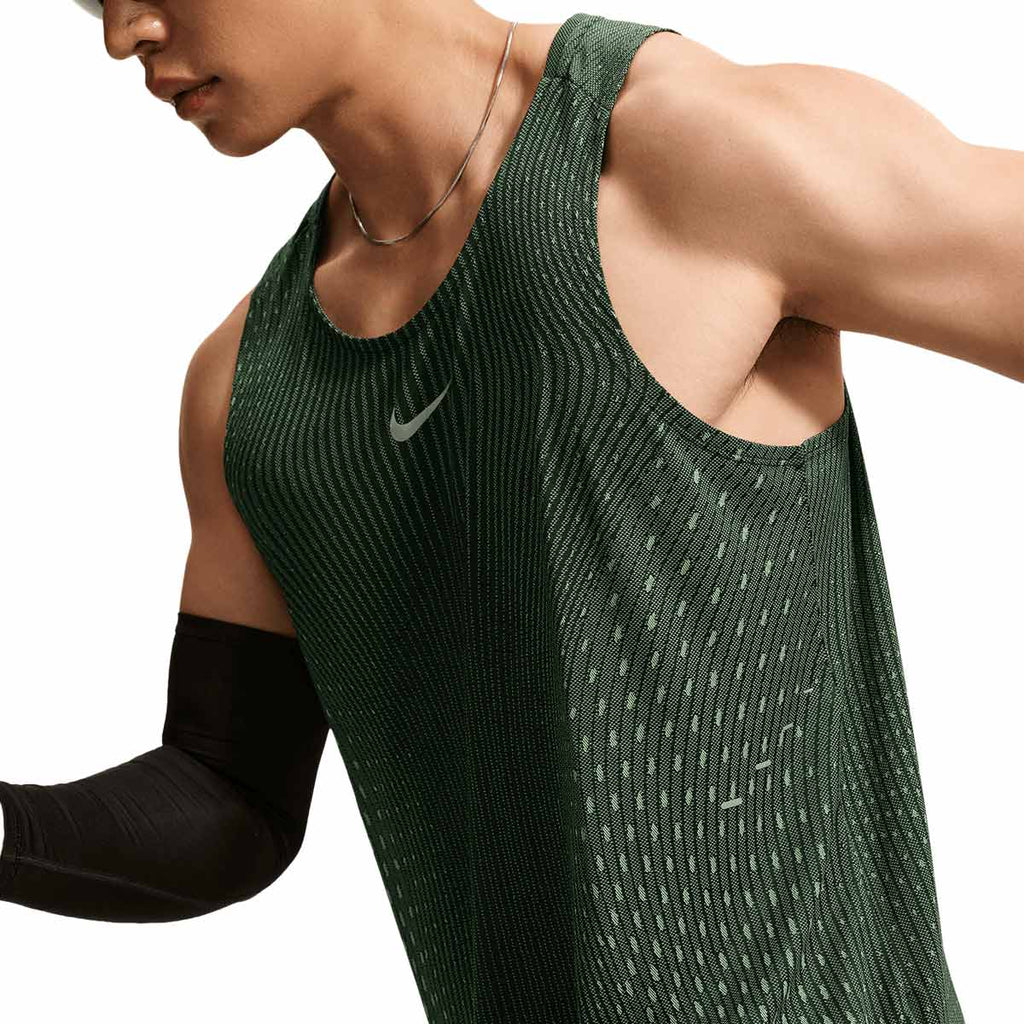 NIKE MEN AERO FIT RUNNING TANK TOP - BLACK/VOLTAGEGREEN/REFLECTIVESILV
