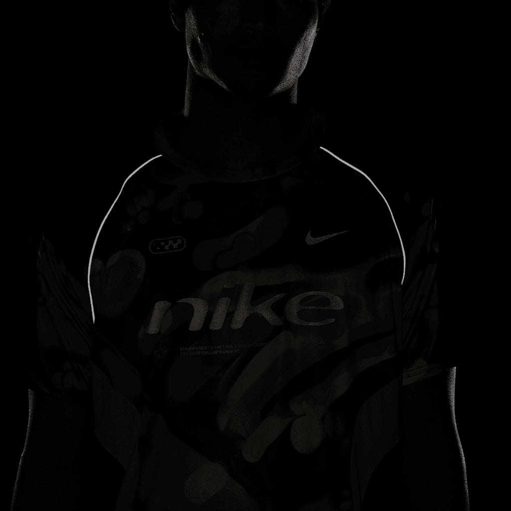 NIKE MEN INLINE DISRUPT SHORT SLEEVE RUNNING TOP - SPACEPURPLE/BLACK/LTLEMONTWIST/BLACK