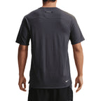NIKE MEN ACG SOLAR CHASE TEE - GRIDIRON/GRIDIRON/SUMMITWHITE
