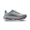 NIKE W VOMERO PREMIUM QS FDL - GEYSERGREY/PEONY/METALLICSILVER