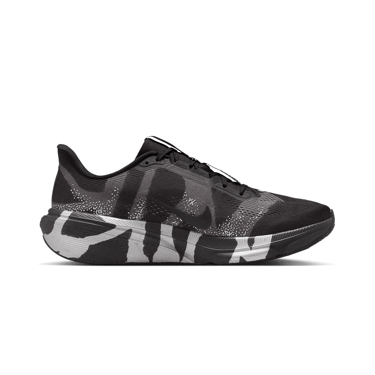 NIKE M AIR ZOOM PEGASUS 42 DSRPT - BLACK/BLACK/MEDIUMASH/METALLICSILVER
