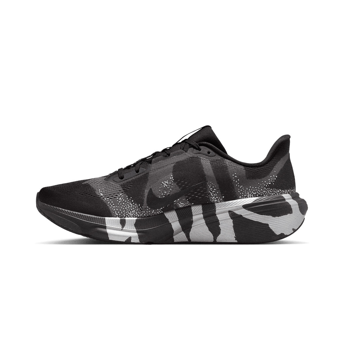 NIKE M AIR ZOOM PEGASUS 42 DSRPT - BLACK/BLACK/MEDIUMASH/METALLICSILVER