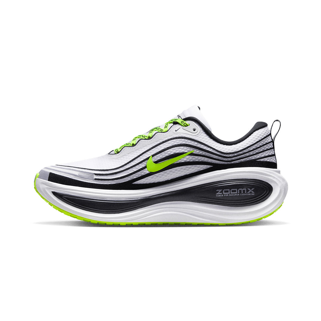 NIKE MEN VOMERO PLUS X DISTANCE - WHITE/METALLICSILVER/BLACK/VOLT