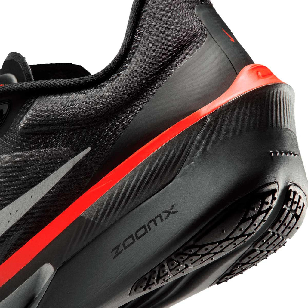 NIKE M ZOOM FLY 6 - BLACK/METALLICSILVER/BRIGHTCRIMSON
