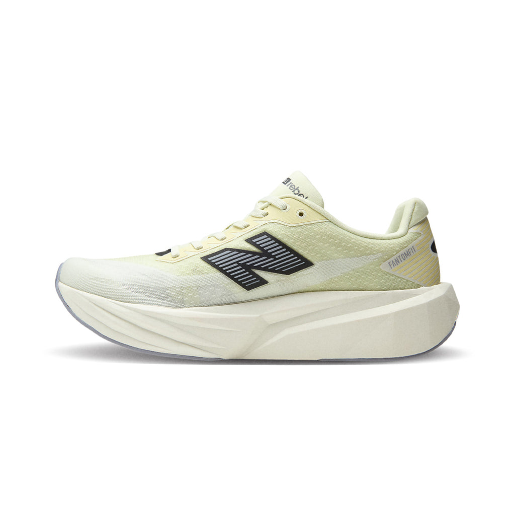 NEW BALANCE MEN FUELCELL REBEL V5 - PISTACHIOBUTTER/DIGITALMIST