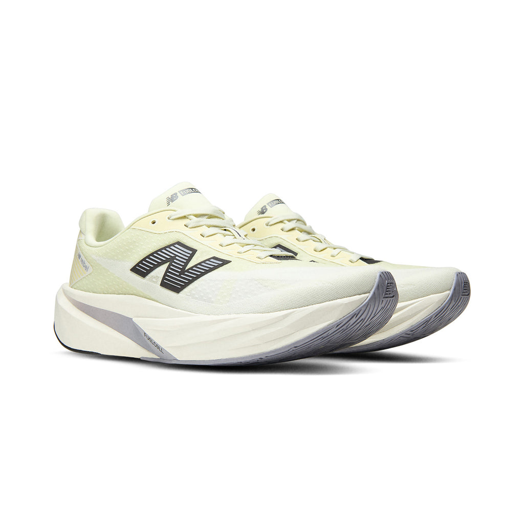 NEW BALANCE MEN FUELCELL REBEL V5 - PISTACHIOBUTTER/DIGITALMIST