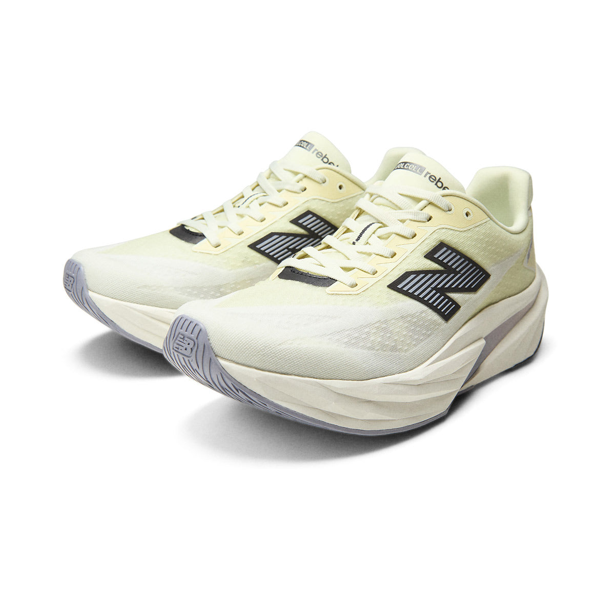 NEW BALANCE MEN FUELCELL REBEL V5 - PISTACHIOBUTTER/DIGITALMIST