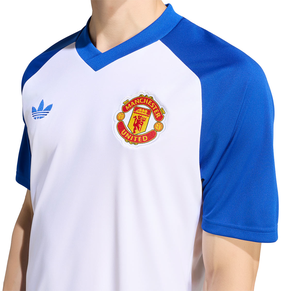 ADIDAS MANCHESTER UNITED 2026/2027 PRE SHIRT - WHITE/TEAM ROYAL BLUE