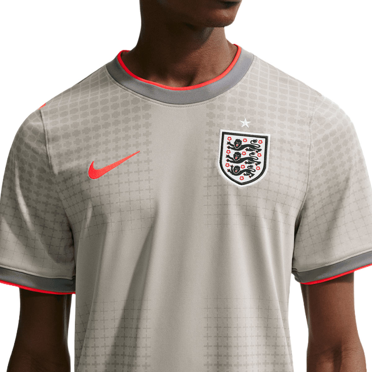 NIKE ENGLAND X PALACE ACADEMY PRO SS TOP PRE MATCH X2 - PEWTER GREY/BRIGHT CRIMSON