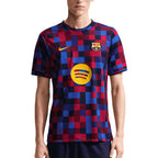 NIKE BARCELONA 2026/2027 ACADEMY PRO SS TOP PRE MATCH - NOBLE RED/NOBLE RED/MINERAL YELLOW