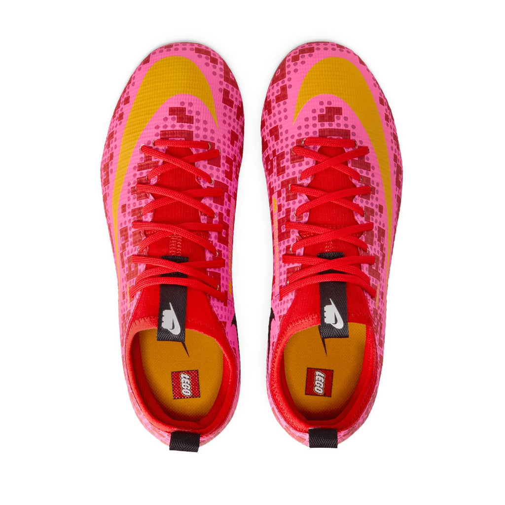 NIKE JR MERCURIAL VAPOR 17 ACADEMY X LEGO FG/MG - RUSH RED/UNIVERSITY GOLD/METALLIC SILVER